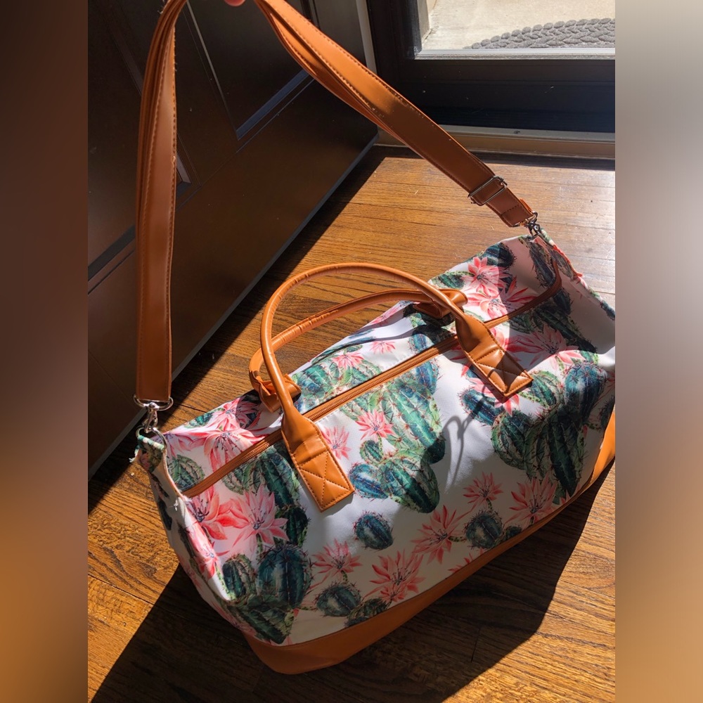 ✨ Weekender Duffel Bag 🌵